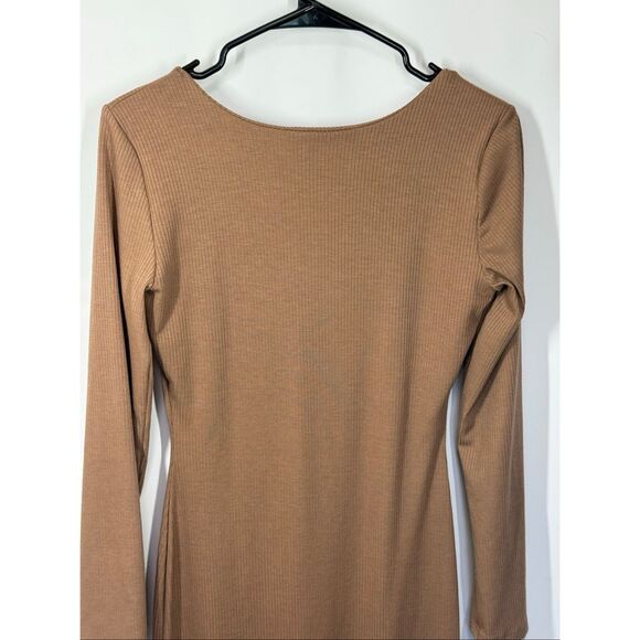 See you Monday Los Angeles camel ribbed long sleeve maxi knit dress size large - Picture 4 of 7